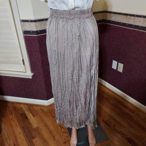 KRAZY KAT TAUPE PLEATED CRINKLE SKIRT SIZE M NWT